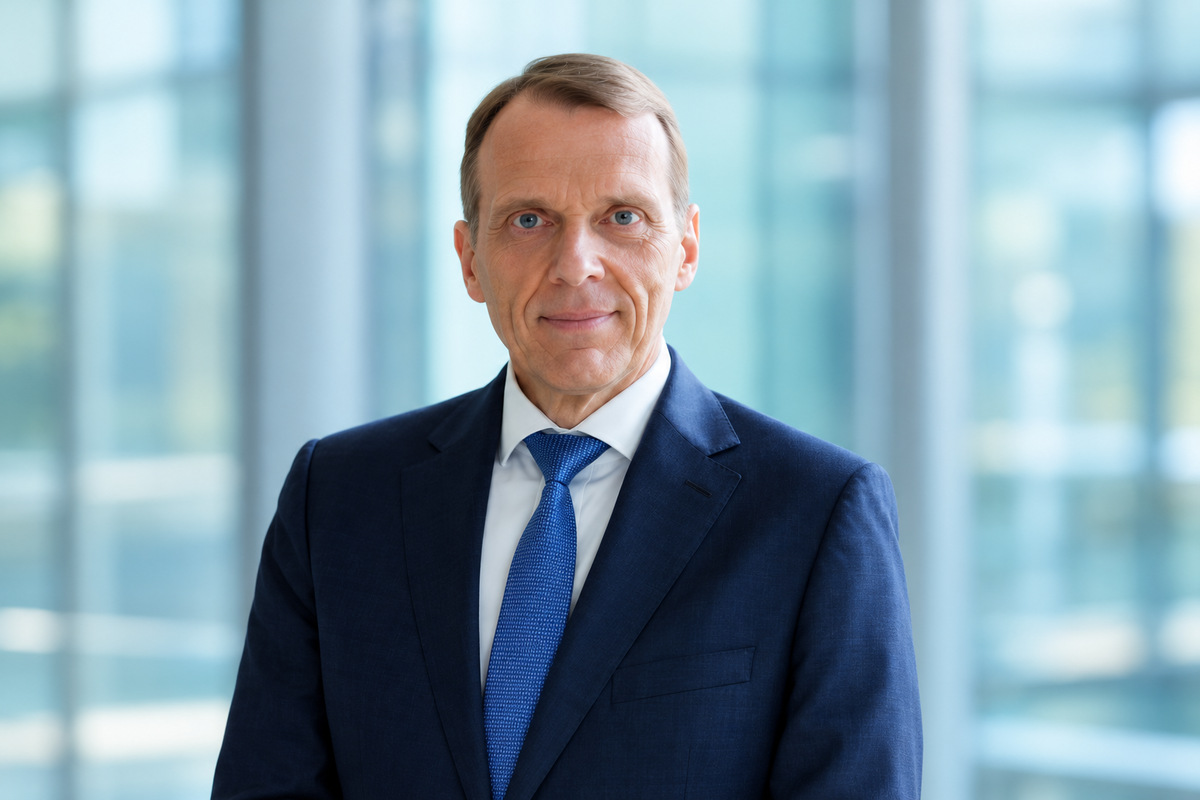 Stephan Kothrade Stephan Kothrade