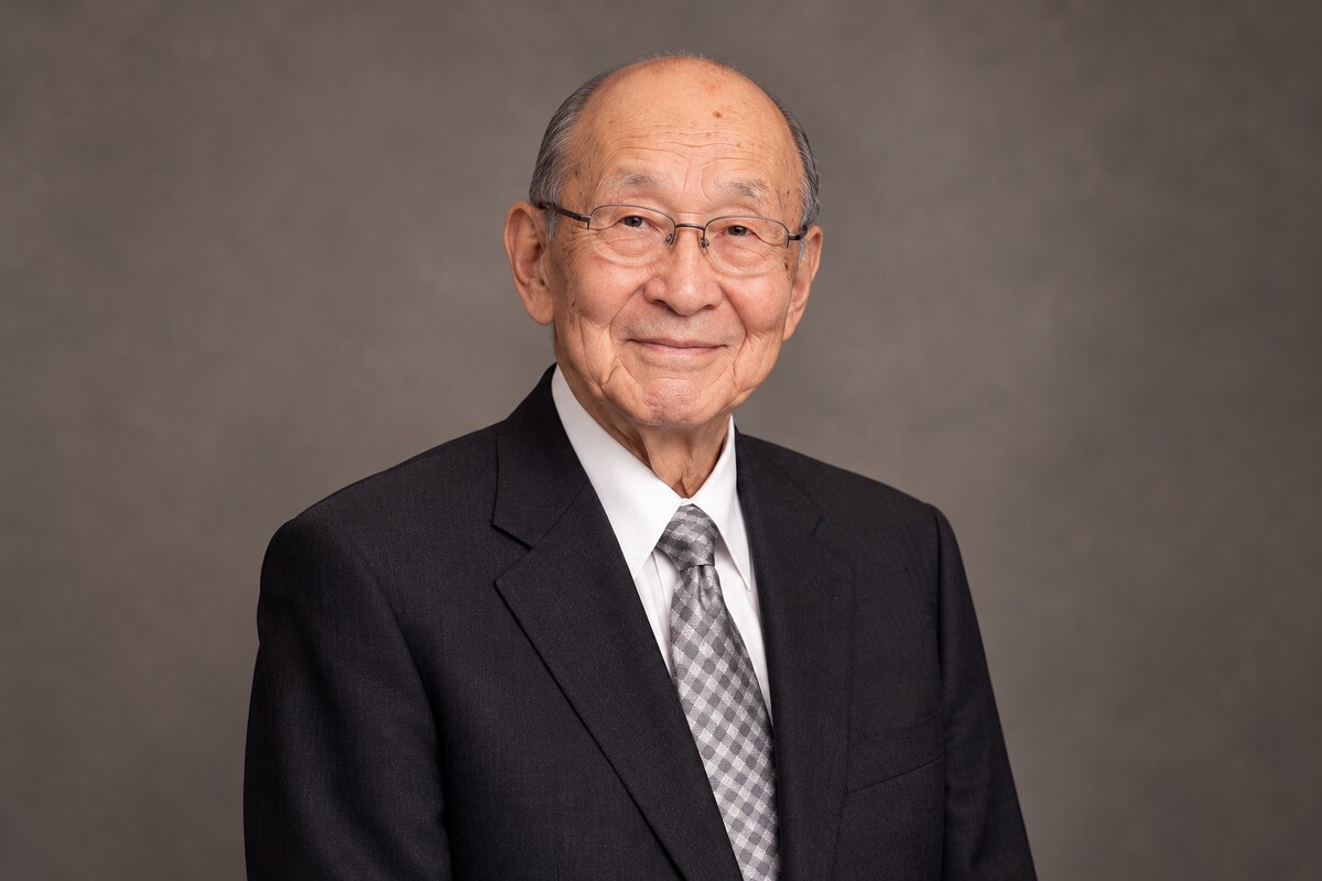 Yuzaburo Mogi