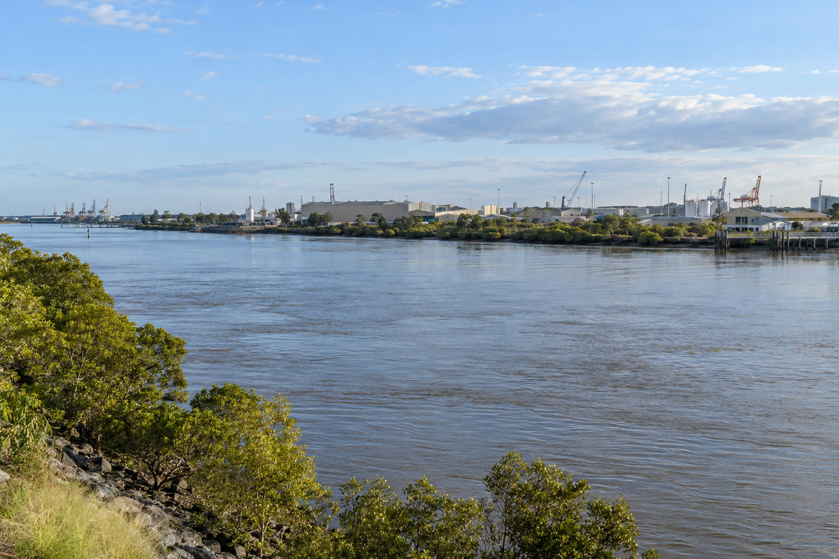 Brisbane River beside an industrial shoreline